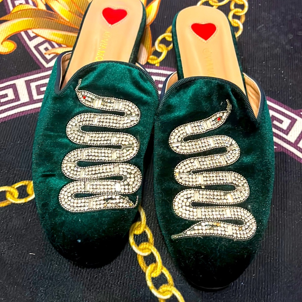 Winter flat green slippers